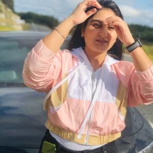 Meet your Posher, Sonali